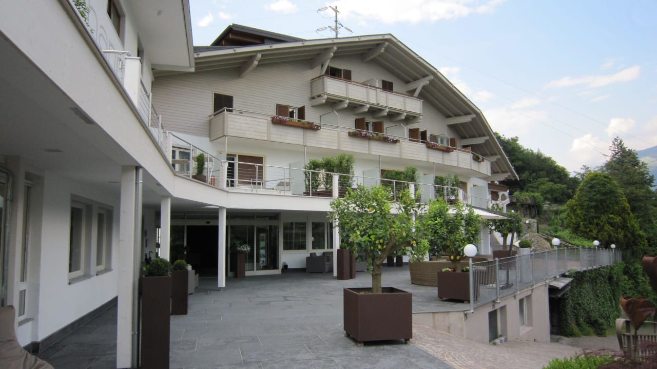 Eingang Hotel Feel Good Resort Johannis