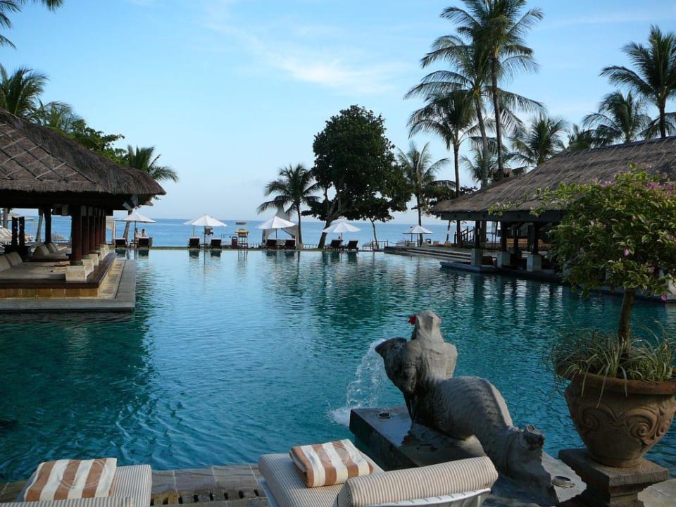Blick auf den Pool InterContinental Bali Resort