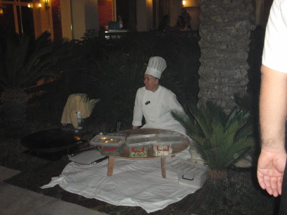La préposée aux bonnes crêpes Sunis Evren Beach Resort Hotel & Spa