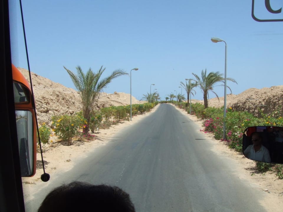 Zufahrt auf dem Hotelgelände Siva Golden Bay Makadi