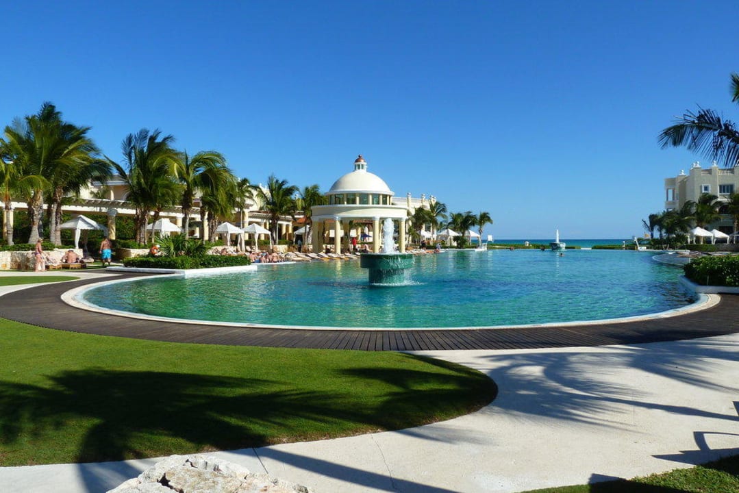 Hauptpool JOIA Paraiso by Iberostar