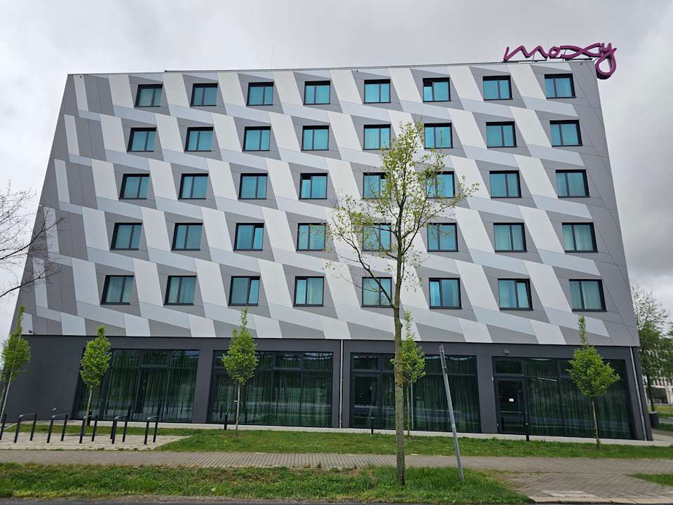 Außenansicht Moxy Berlin Airport