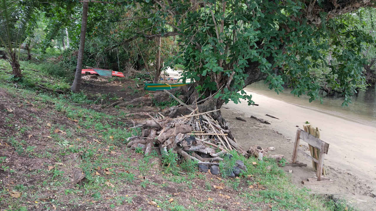 Draußen... Hotel Bunaken SeaGarden Resort