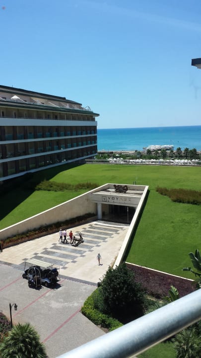 Blick auf das Hauptgebäude Voyage Belek Golf & Spa