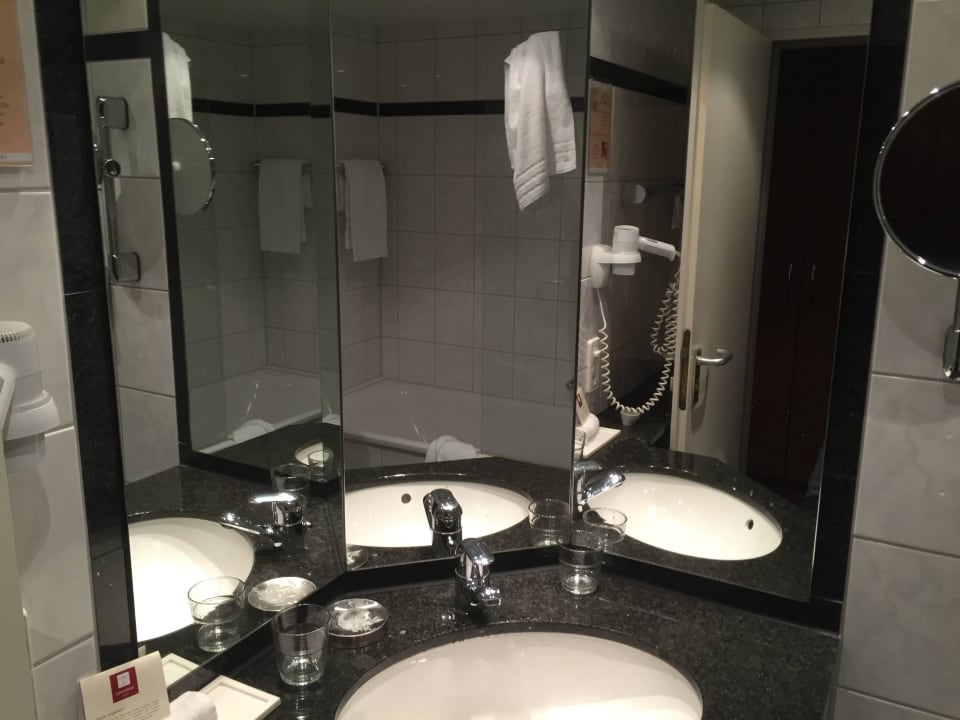 Ванная комната Leonardo Royal Hotel Baden-Baden