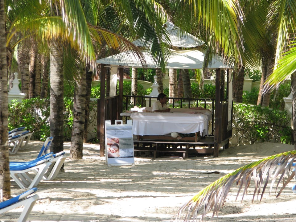 Massagebereich am Strand Hotel Riu Palace Riviera Maya