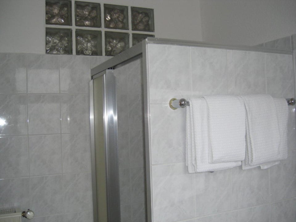 Badezimmer EIFELkrimihotel