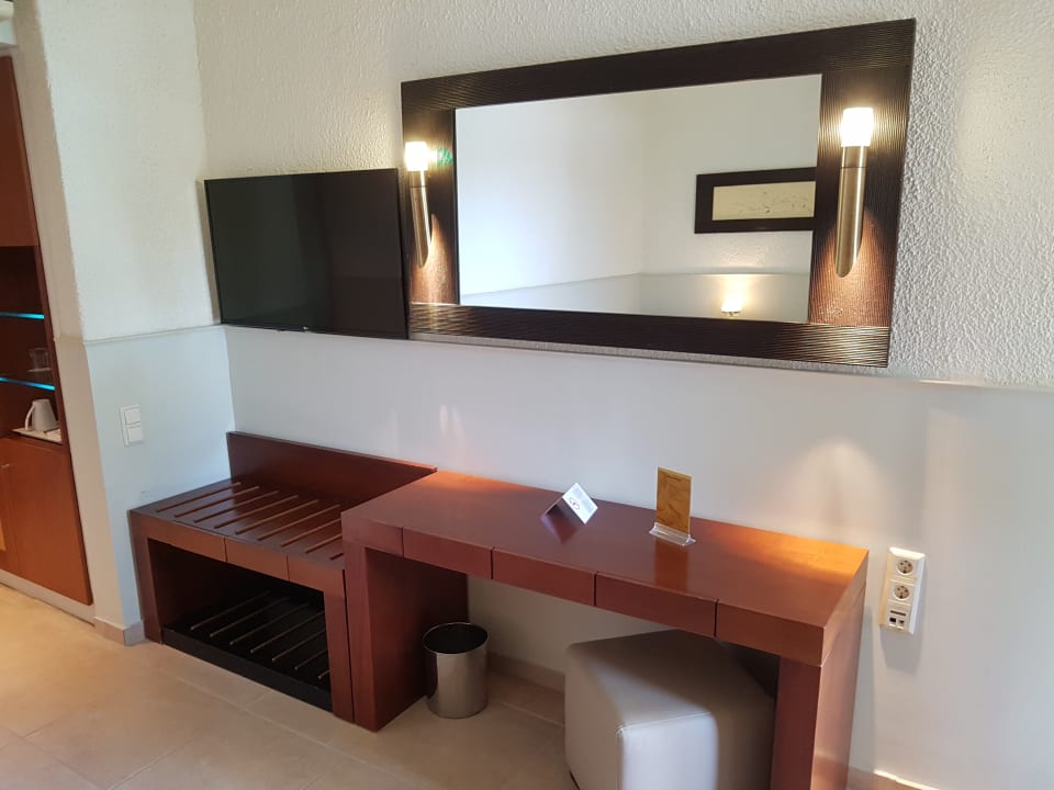 Zimmer Apollonia Beach Resort & Spa