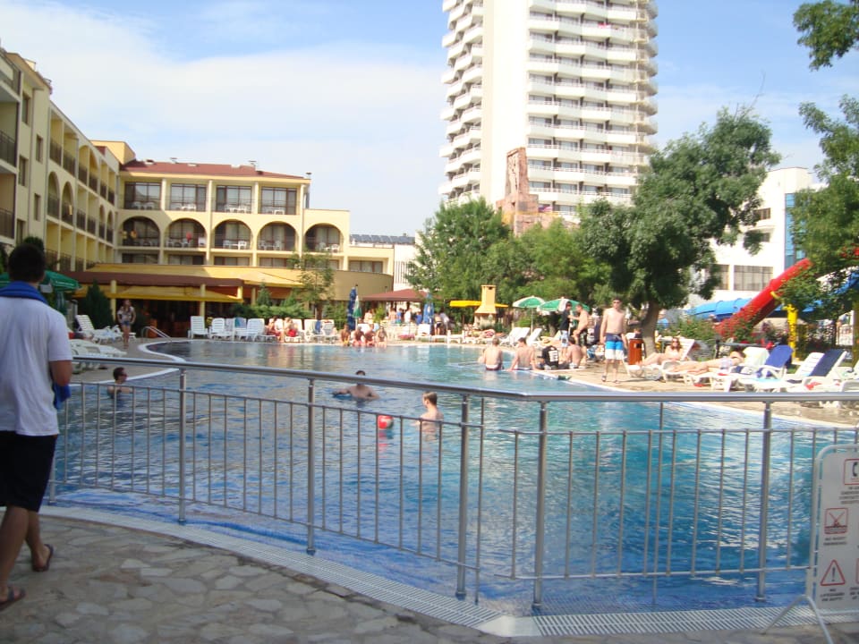 Pool von der anderen Seite Hotel Yavor Palace