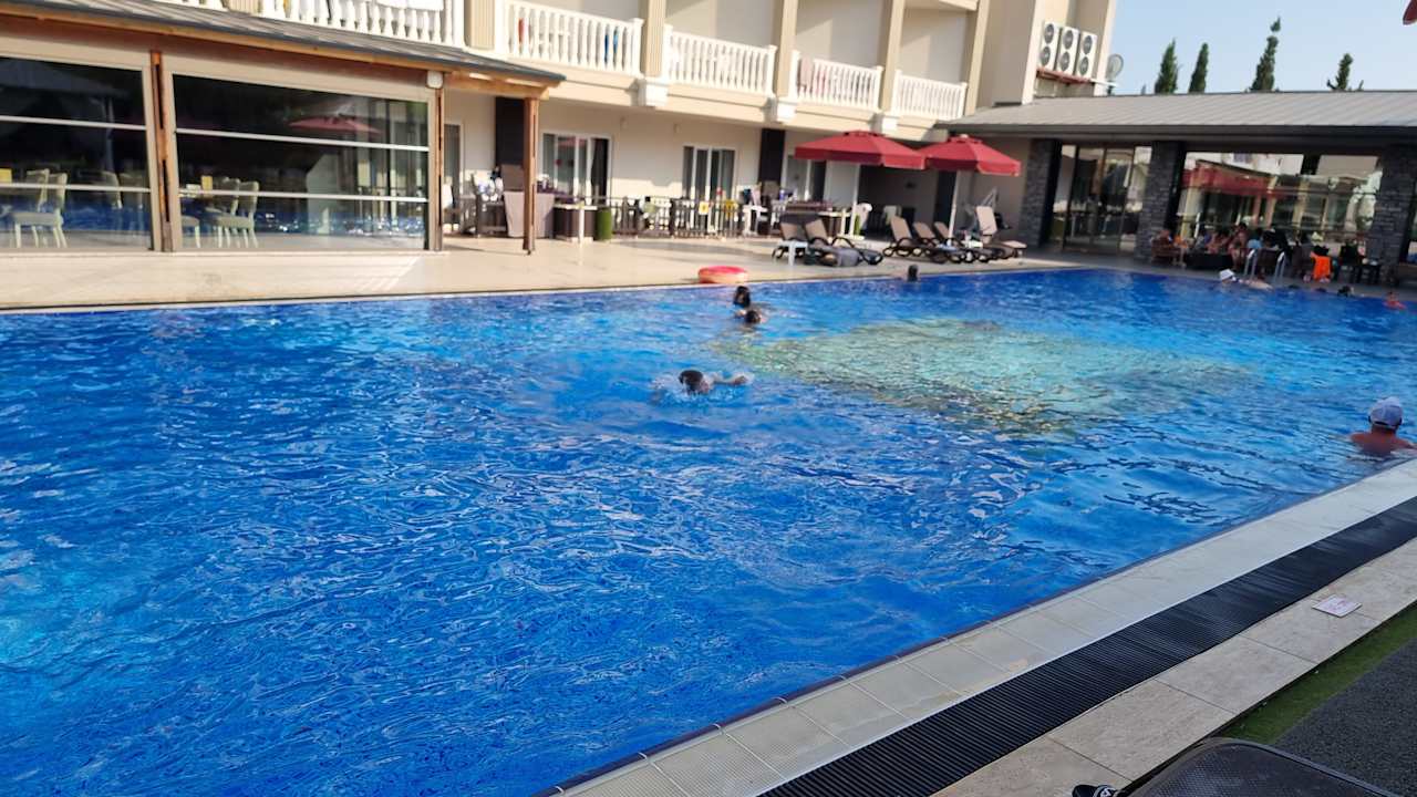 Pool Justiniano Deluxe Resort