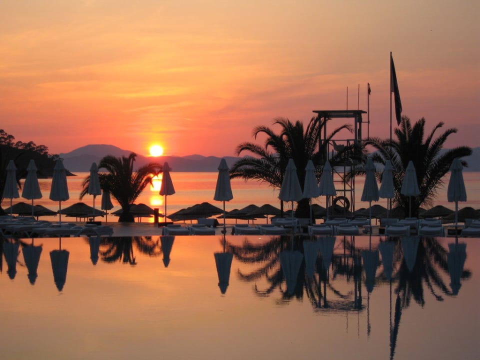 Sonnenuntergang im Mai Hillside Beach Club