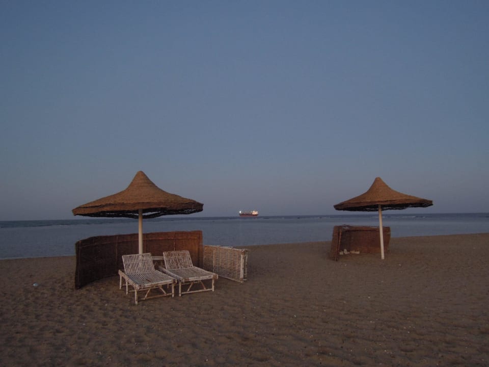 By night Sea Hug Resort