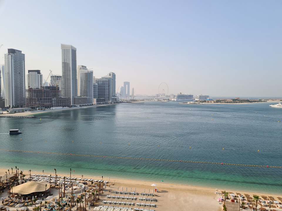 Strand voco Dubai The Palm by IHG