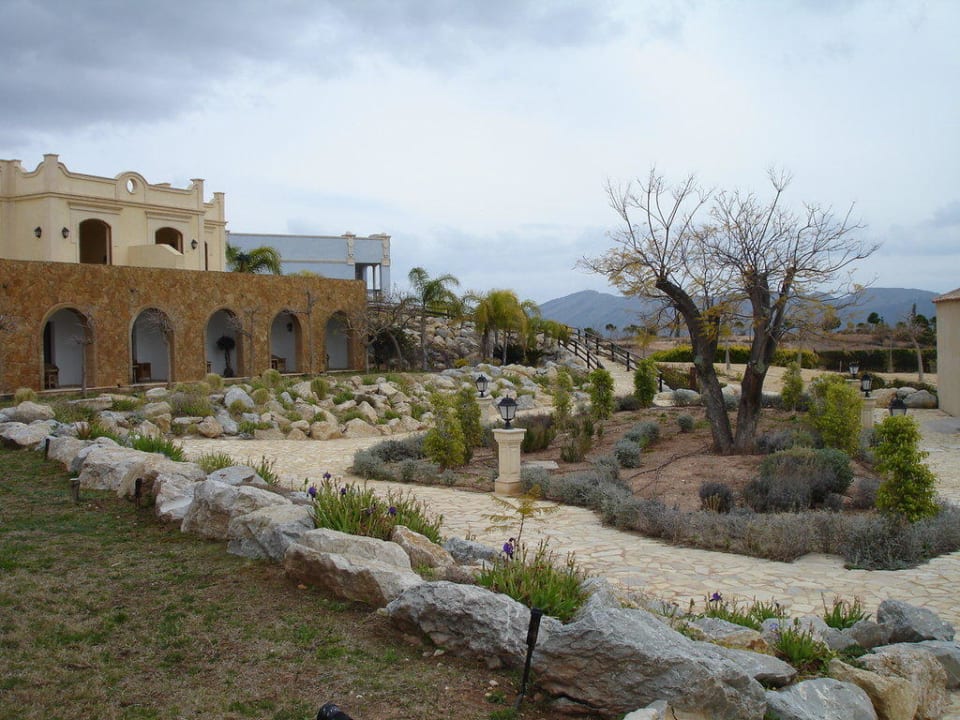 Weg zum Pool Melia Villaitana