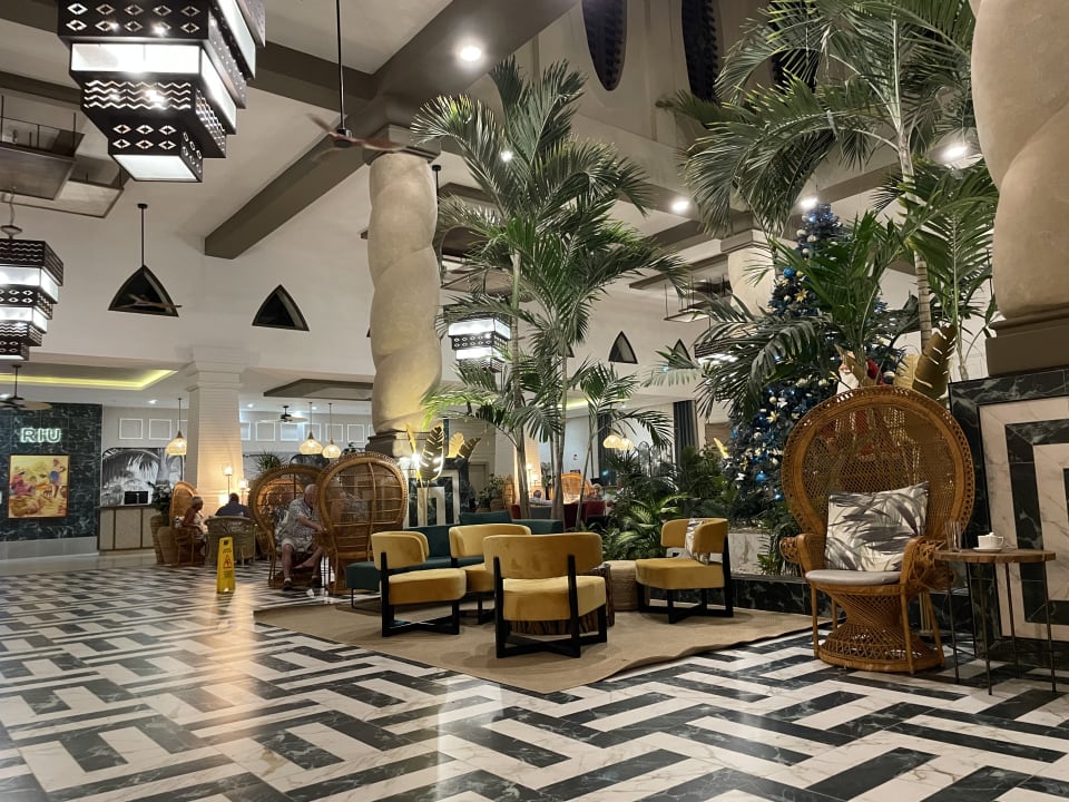 Lobby Hotel Riu Karamboa