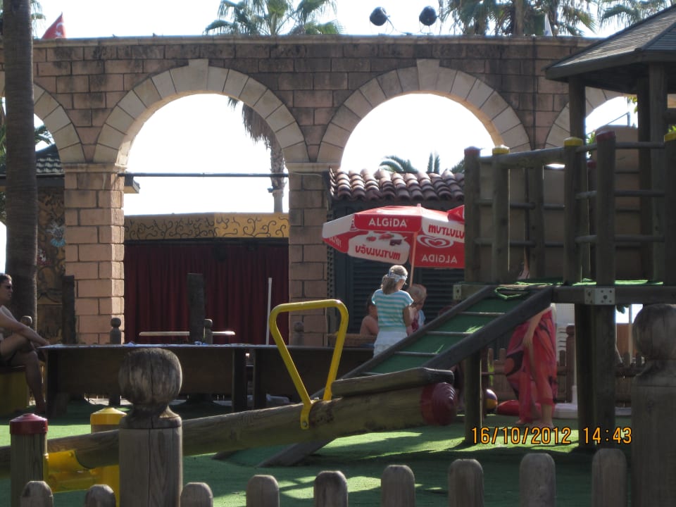 Kinderland in Richtung Bühne Hotel Meryan