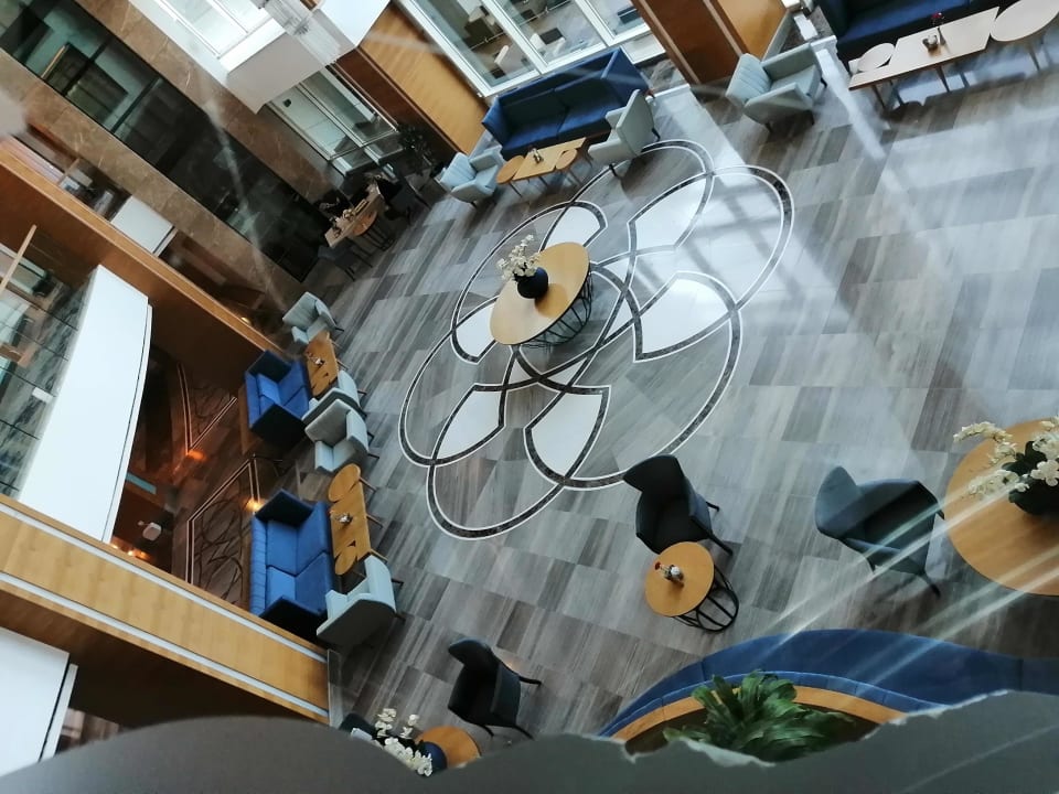 Lobby Sherwood Exclusive Lara
