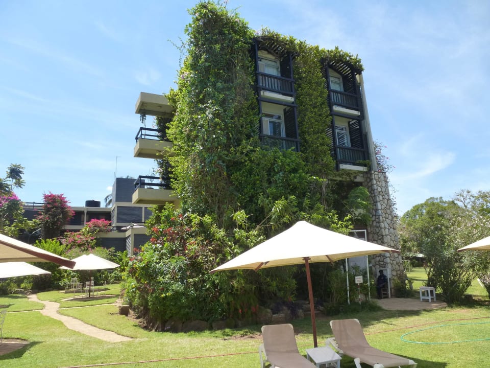 Blick aufs Hotel Taita Hills Safari Resort & Spa