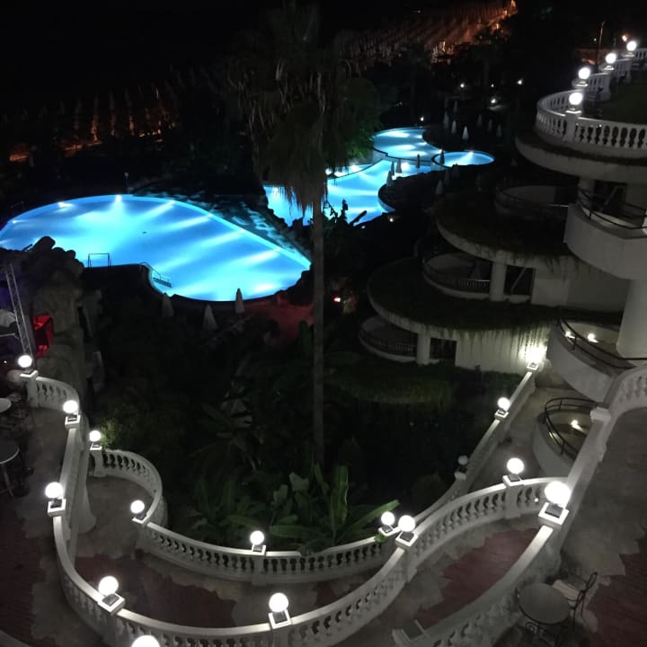 Bei Nacht Sunrise Queen Luxury Hotel