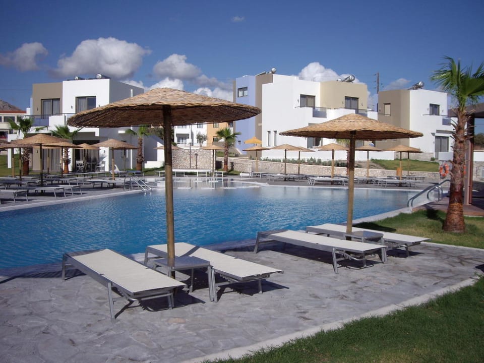 Neuer Pool und Umgebung Bild 1 Atlantica Mikri Poli Rhodes