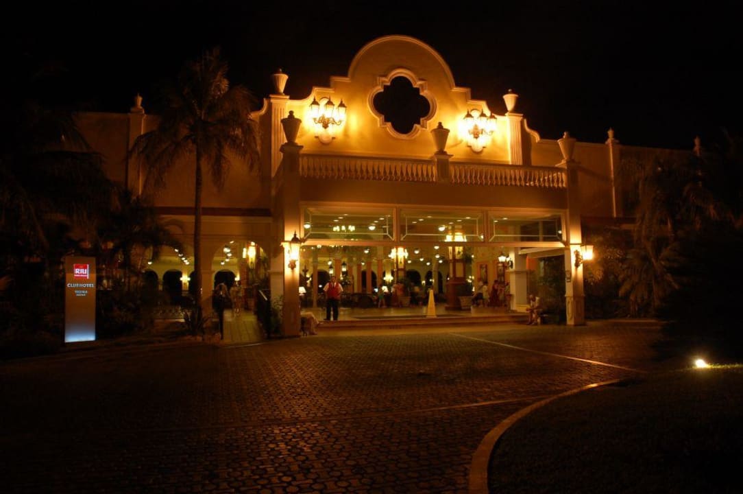 Hoteleingang Hotel Riu Tequila