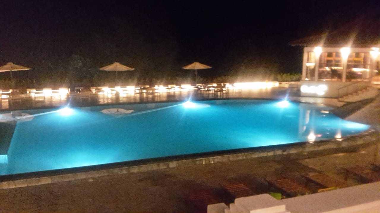 Blick auf den Pool  Hotel Cinnamon Citadel Kandy