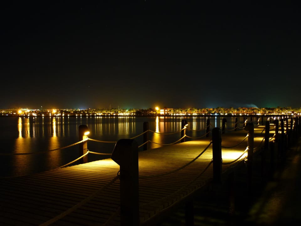 Blick vom Steg zum Hotelstrand Stella Garden Resort & Spa, Makadi Bay