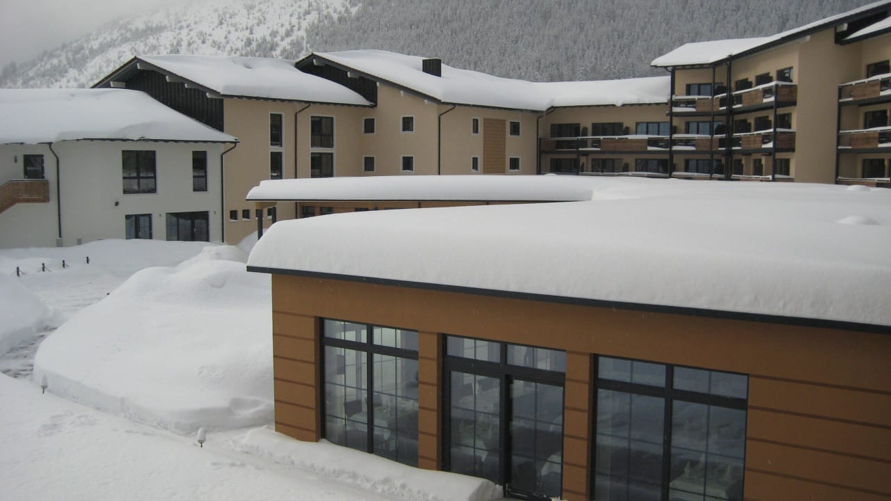 Blick auf Restaurant von außen Panoramahotel Oberjoch