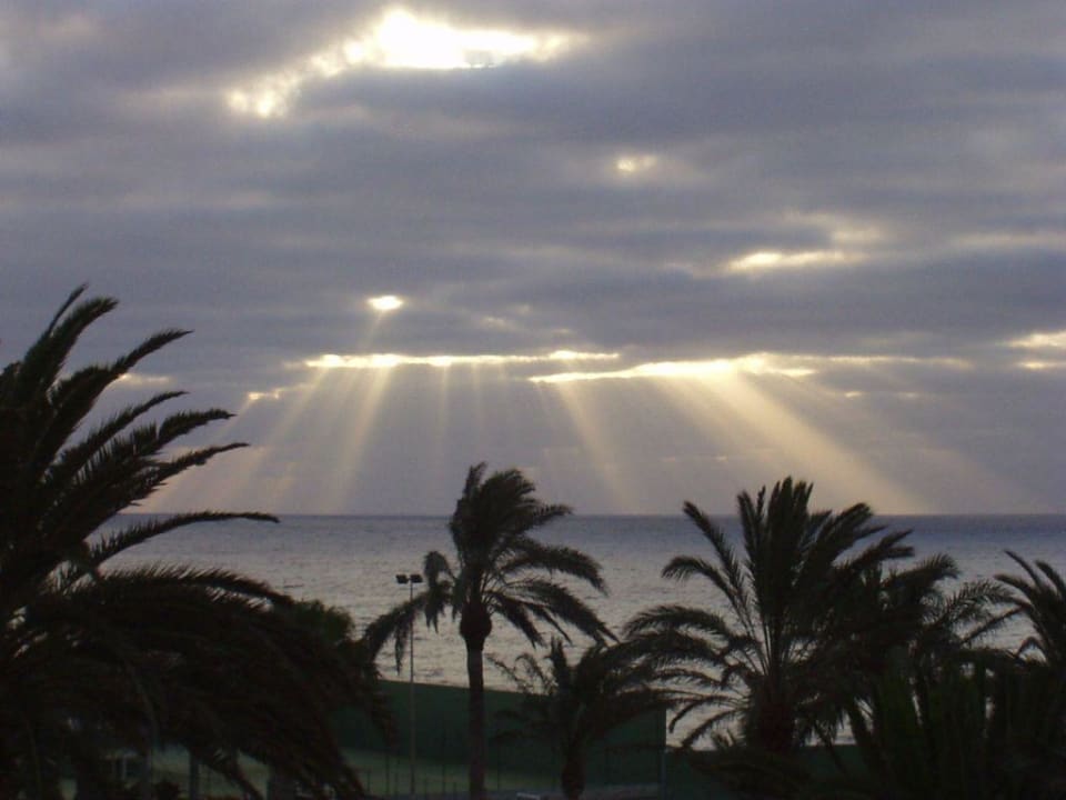 Morgengrauen über Meer Hotel Riu Palace Tres Islas