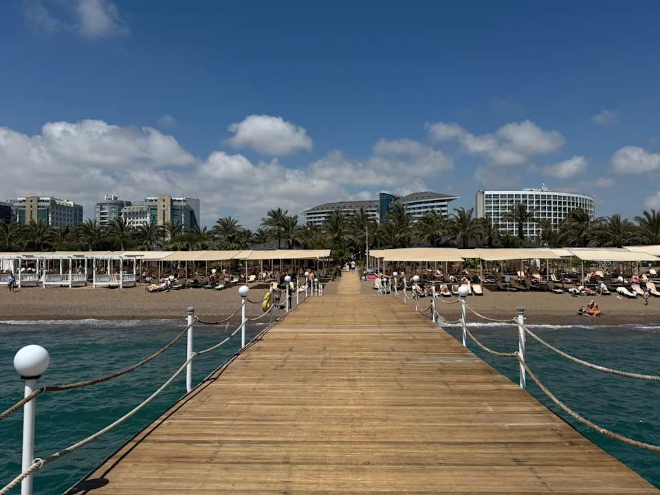 Strand Royal Wings Hotel