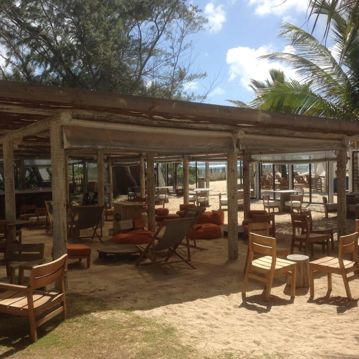 Strandbereich mit Strandbar Friday Attitude