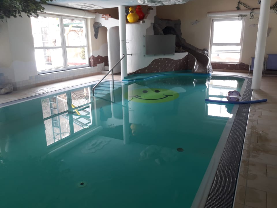 Pool Smileys Kinderhotel