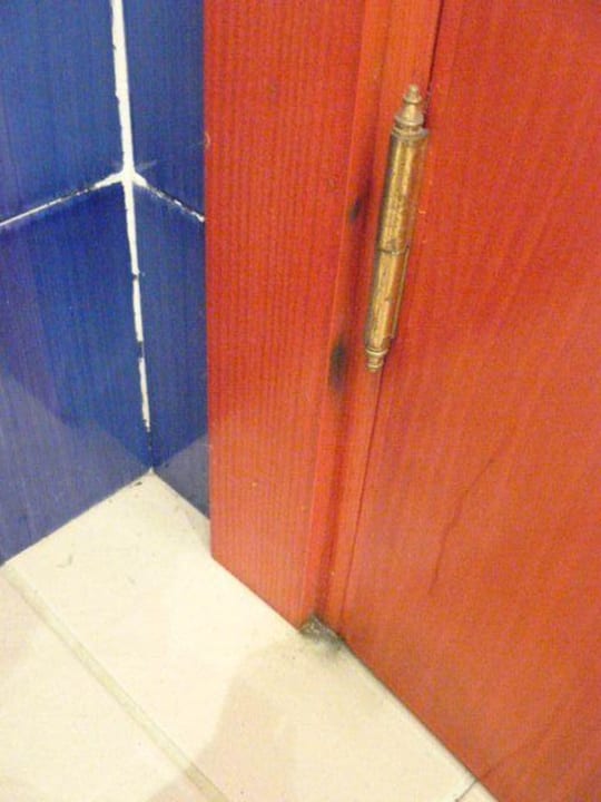 Die Tür des Badezimmers 1109 SBH Costa Calma Beach Resort