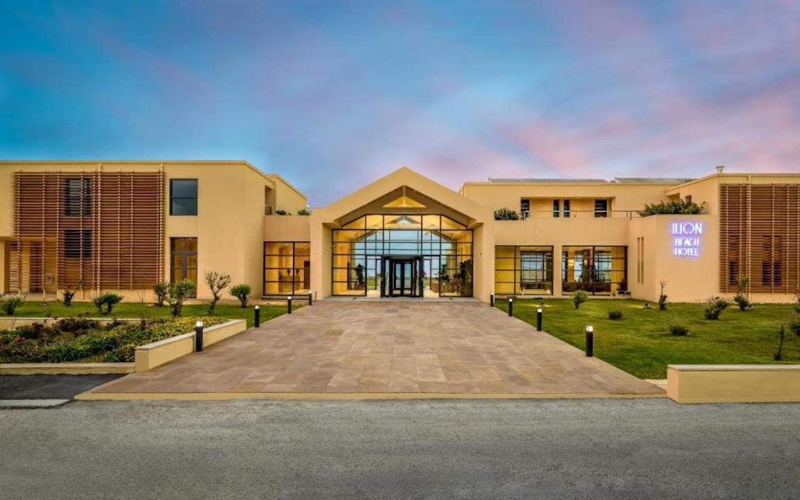 Außenansicht Ilion Beach Hotel