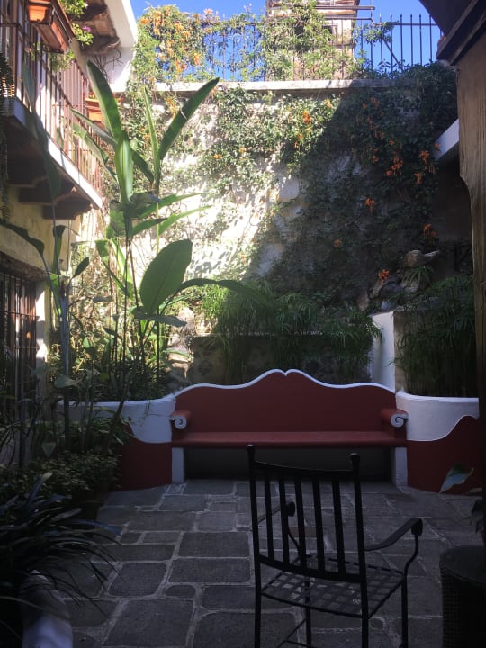 Frühstück im Innenhof Hotel Mesón de María