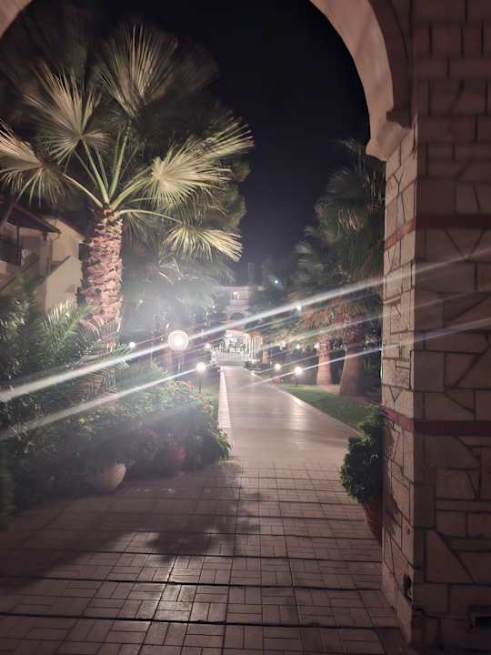 Gartenanlage Hotel Portes Beach