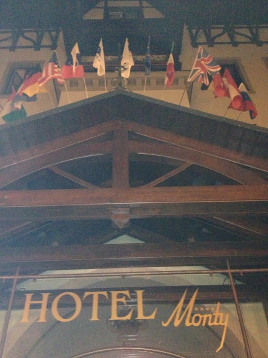 Eingang Chateau Monty Spa Resort