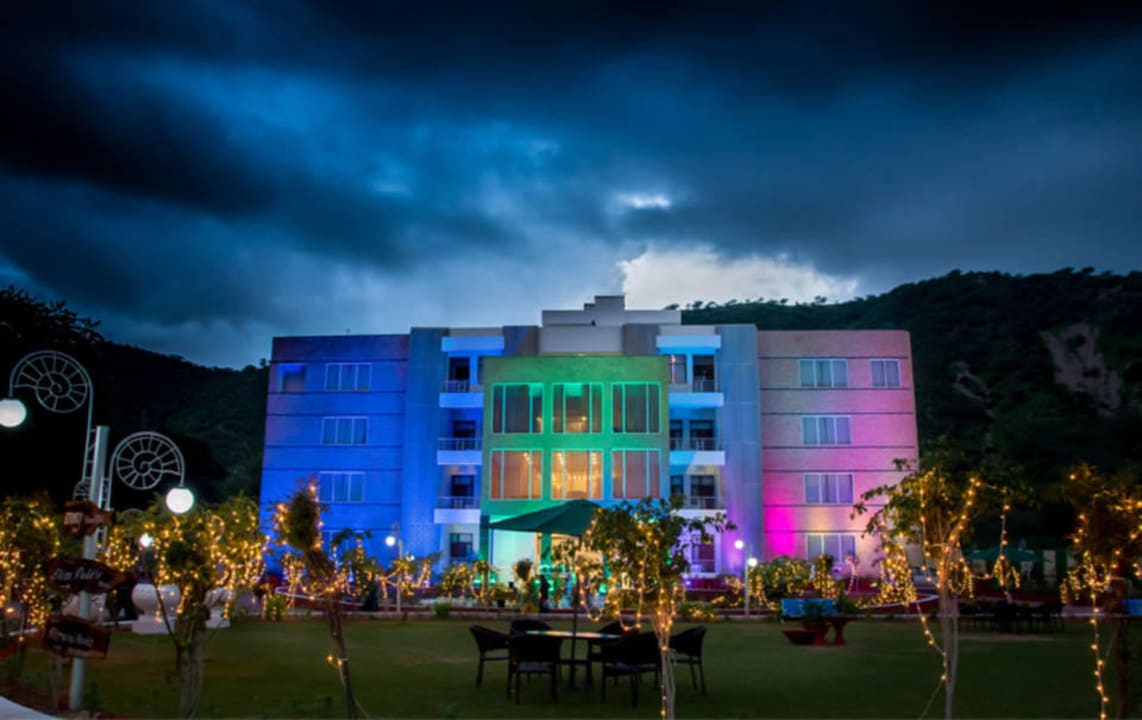 Main Bulding Heiwa Heaven the Resort