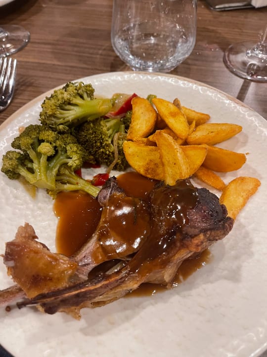 Gastro Jacaranda Luxury Resort