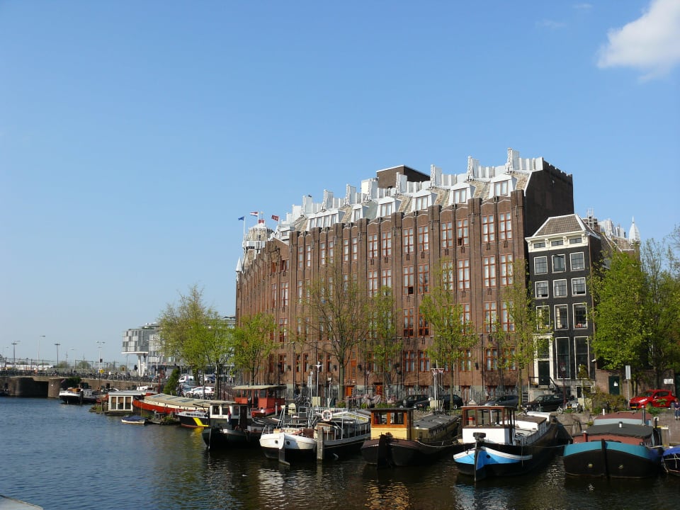 Blick aus Richtung Hauptbahnhof Grand Hotel Amrâth Amsterdam