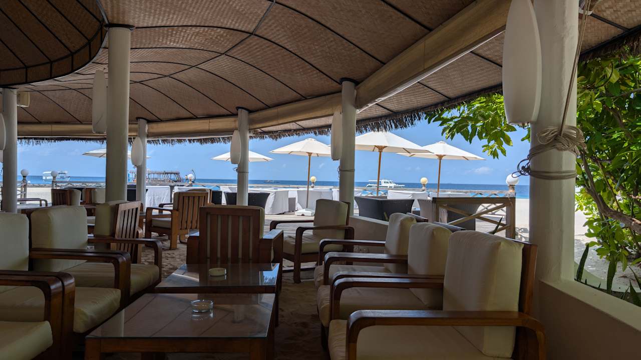 Gastro Angaga Island Resort