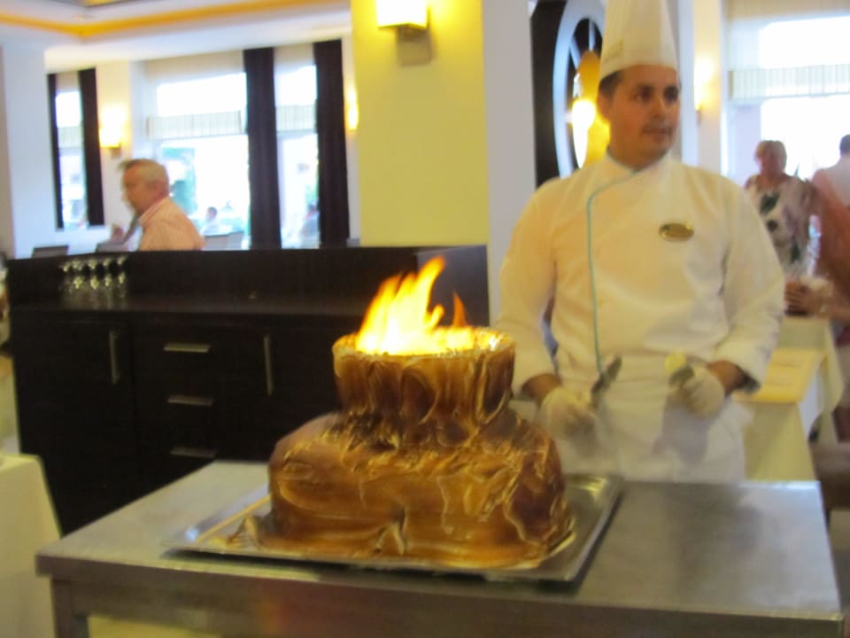 Eisbombe am türkischen Abend Telatiye Resort