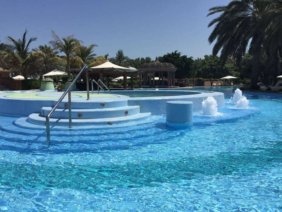 Pool Emirates Palace Mandarin Oriental