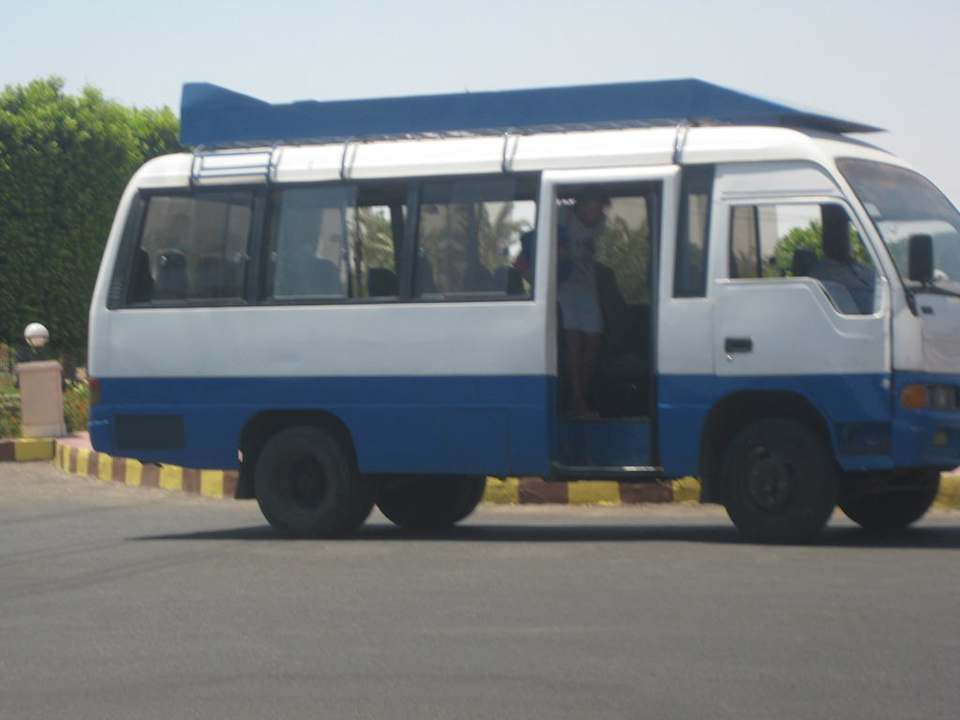 Shuttlebus zum Strand Pickalbatros Alf Leila Wa Leila Resort - Neverland Hurghada