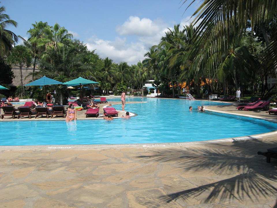 Teilansicht des Pools Hotel Southern Palms Beach Resort