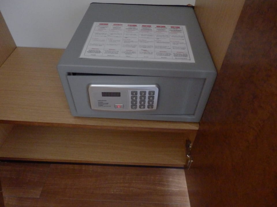 Gratis-Safe im Zimmer 502 Best Western Hotel City
