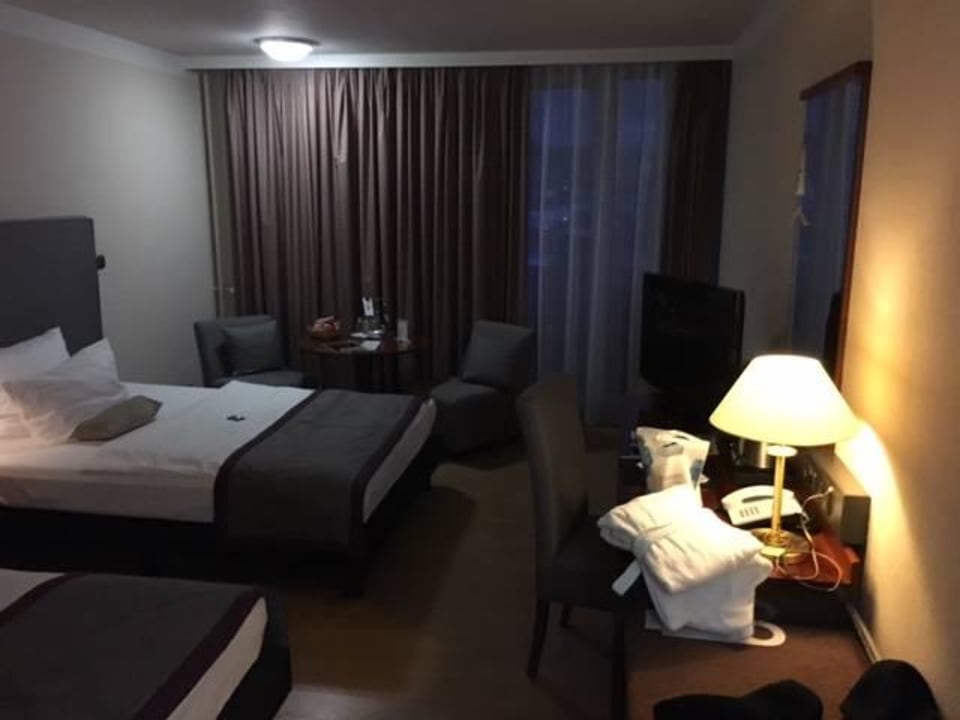 Kleiner Balkon ist vorhanden Wyndham Garden Kassel