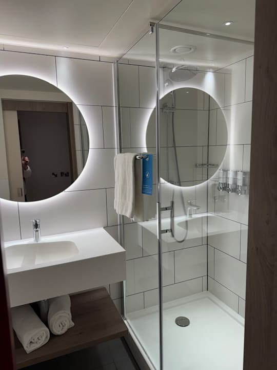 Zimmer Hampton by Hilton London City