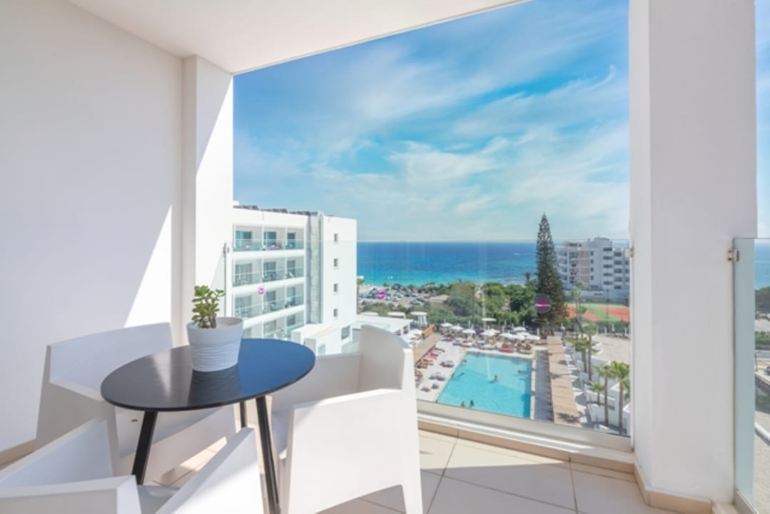 Zimmer Napa Mermaid Hotel & Suites