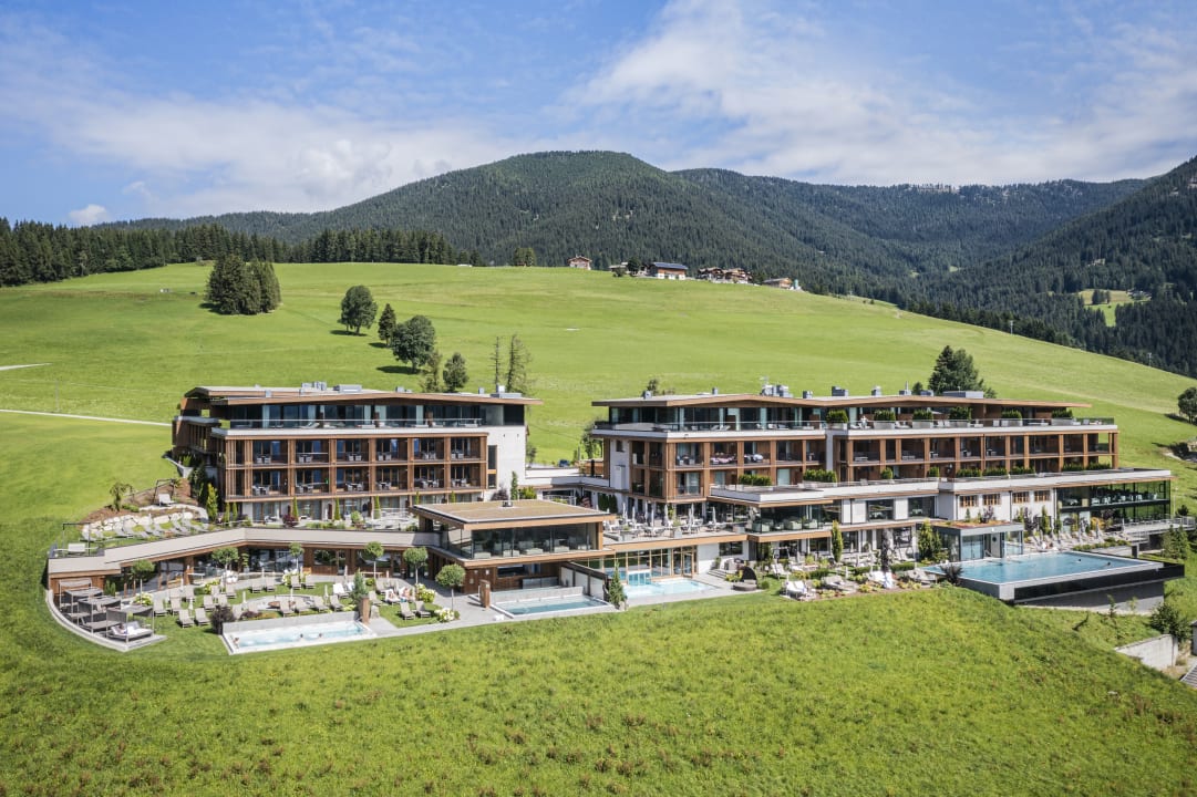 Außenansicht Hotel Alpen Tesitin